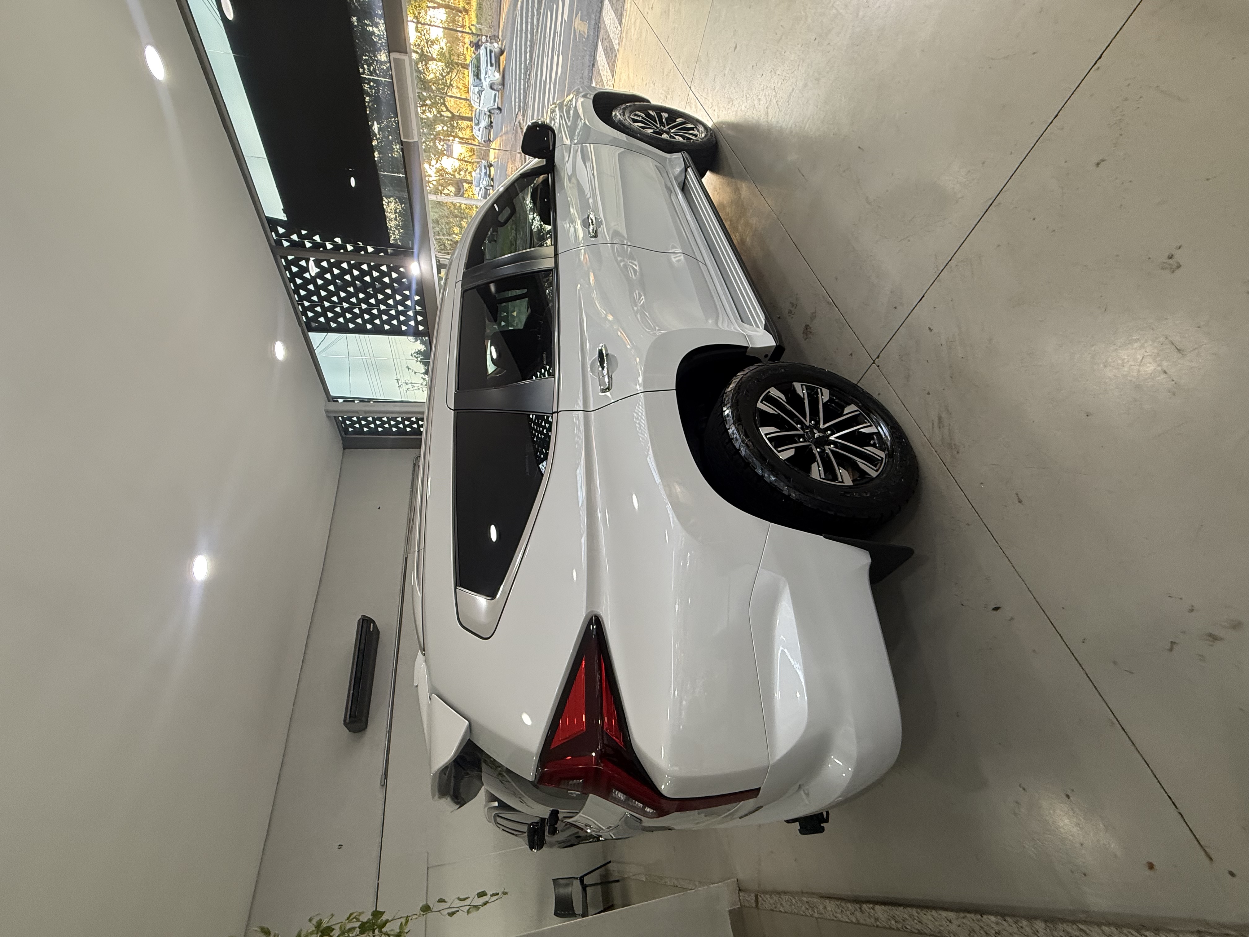 MITSUBICHI PAJERO SPORT