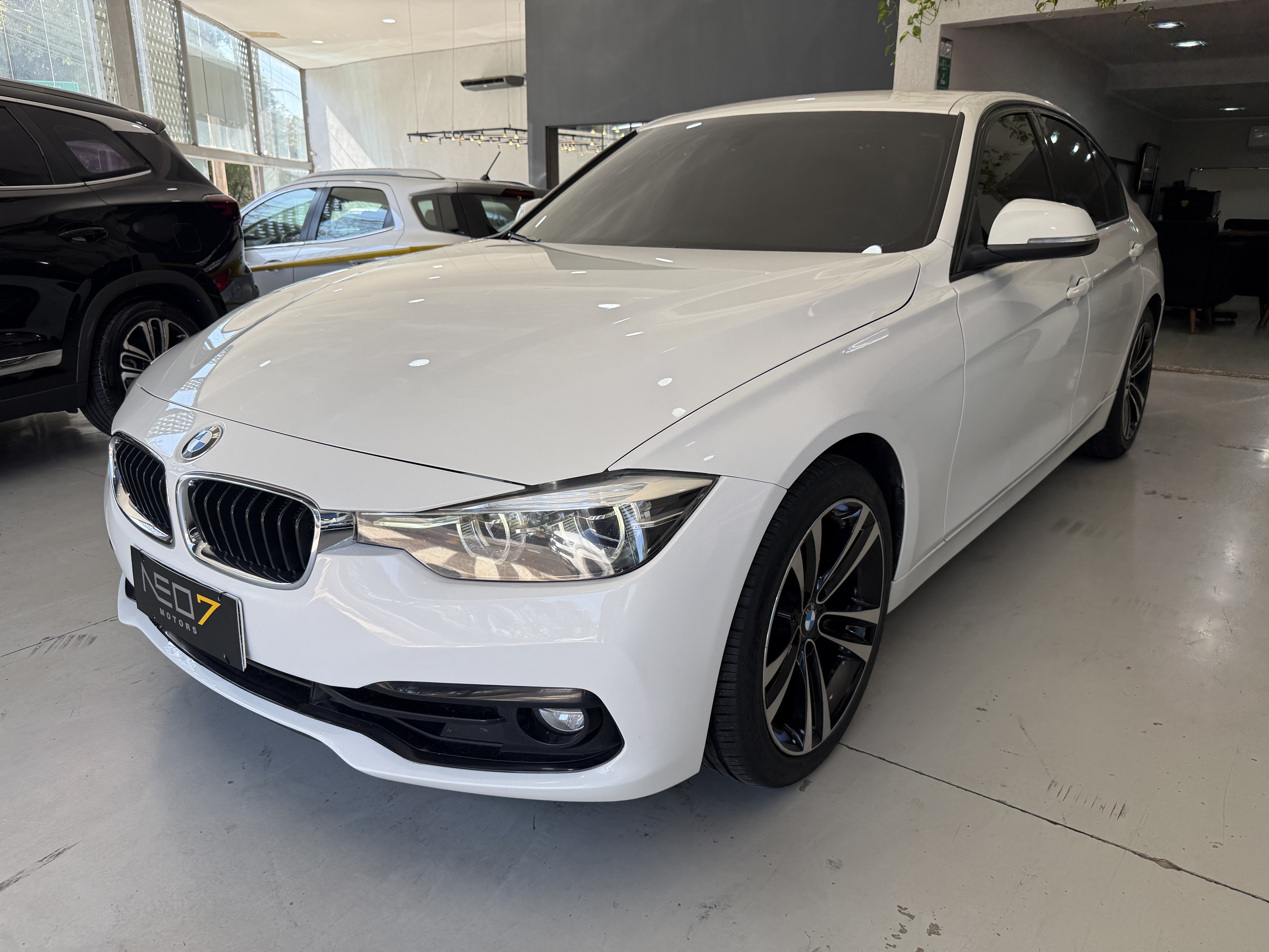 BMW 320i