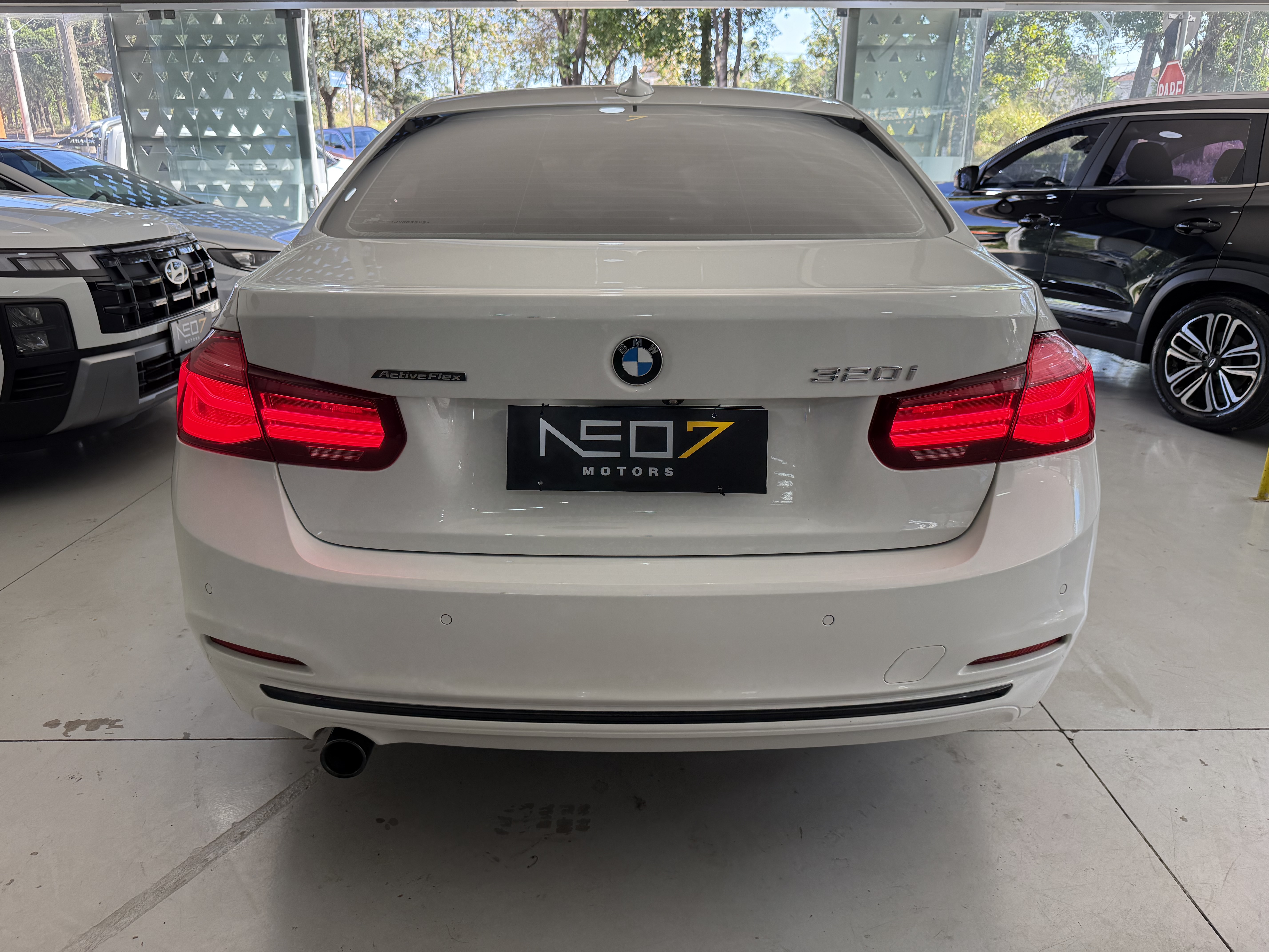 BMW 320i