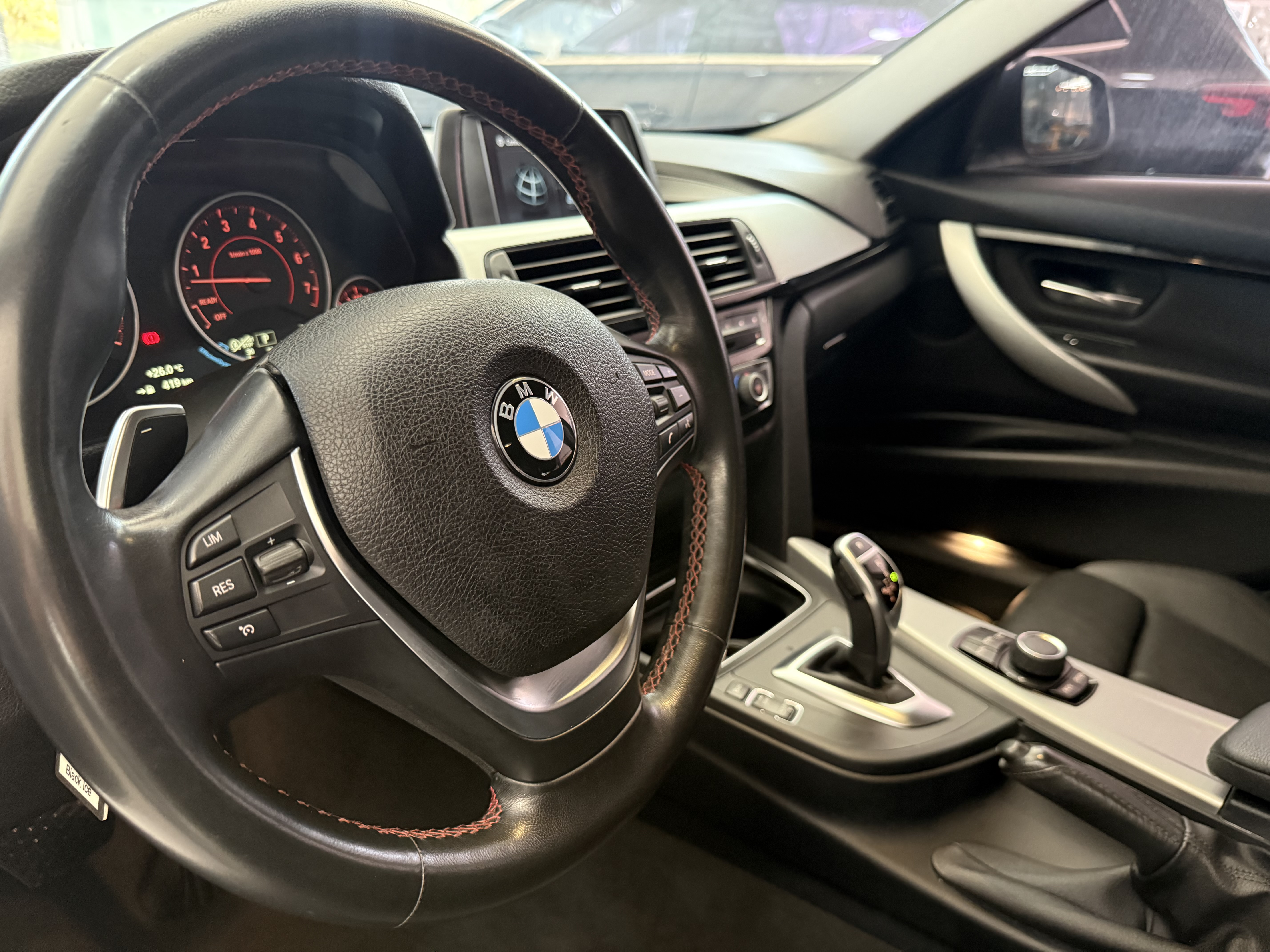 BMW 320i