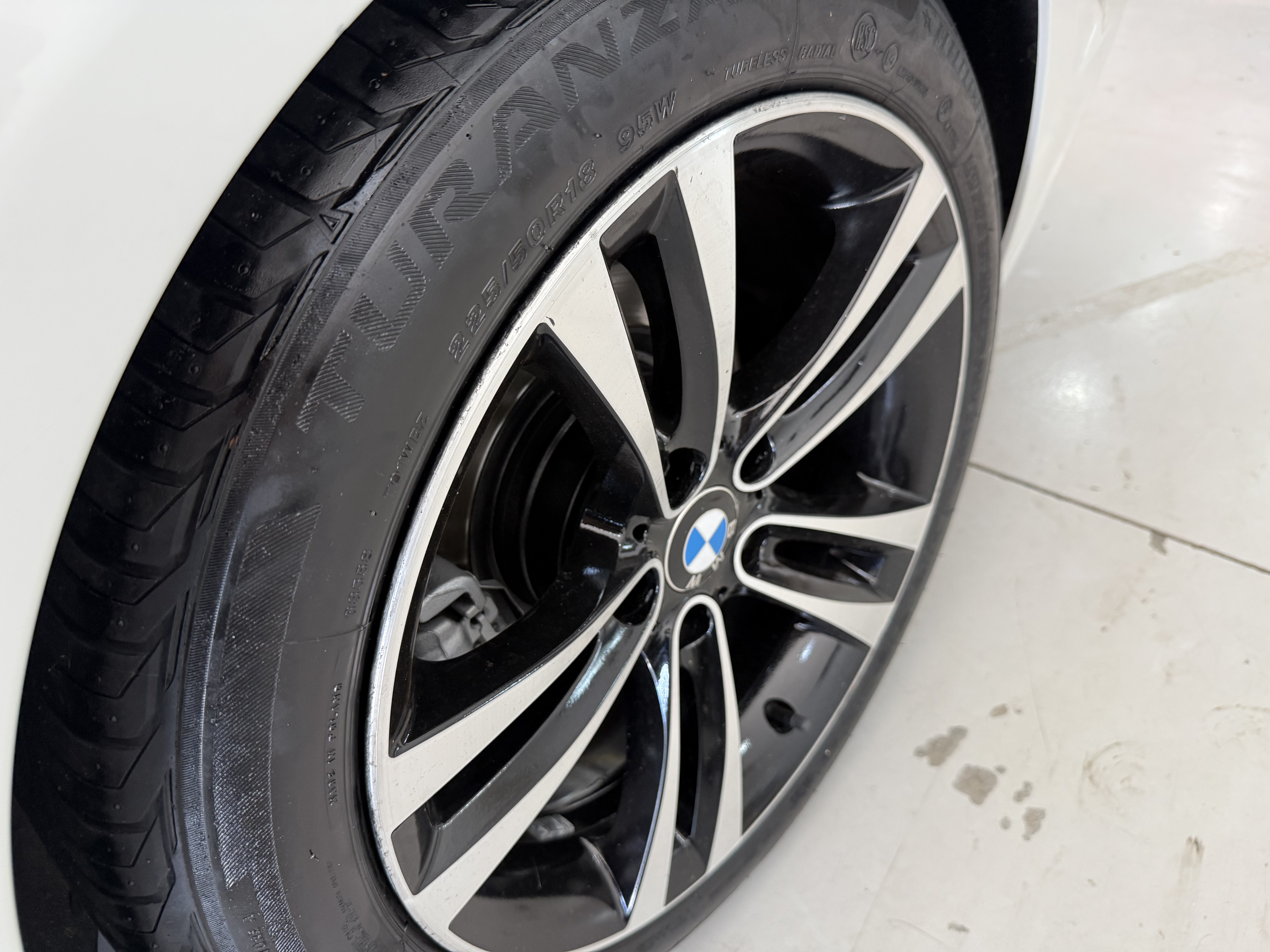 BMW 320i