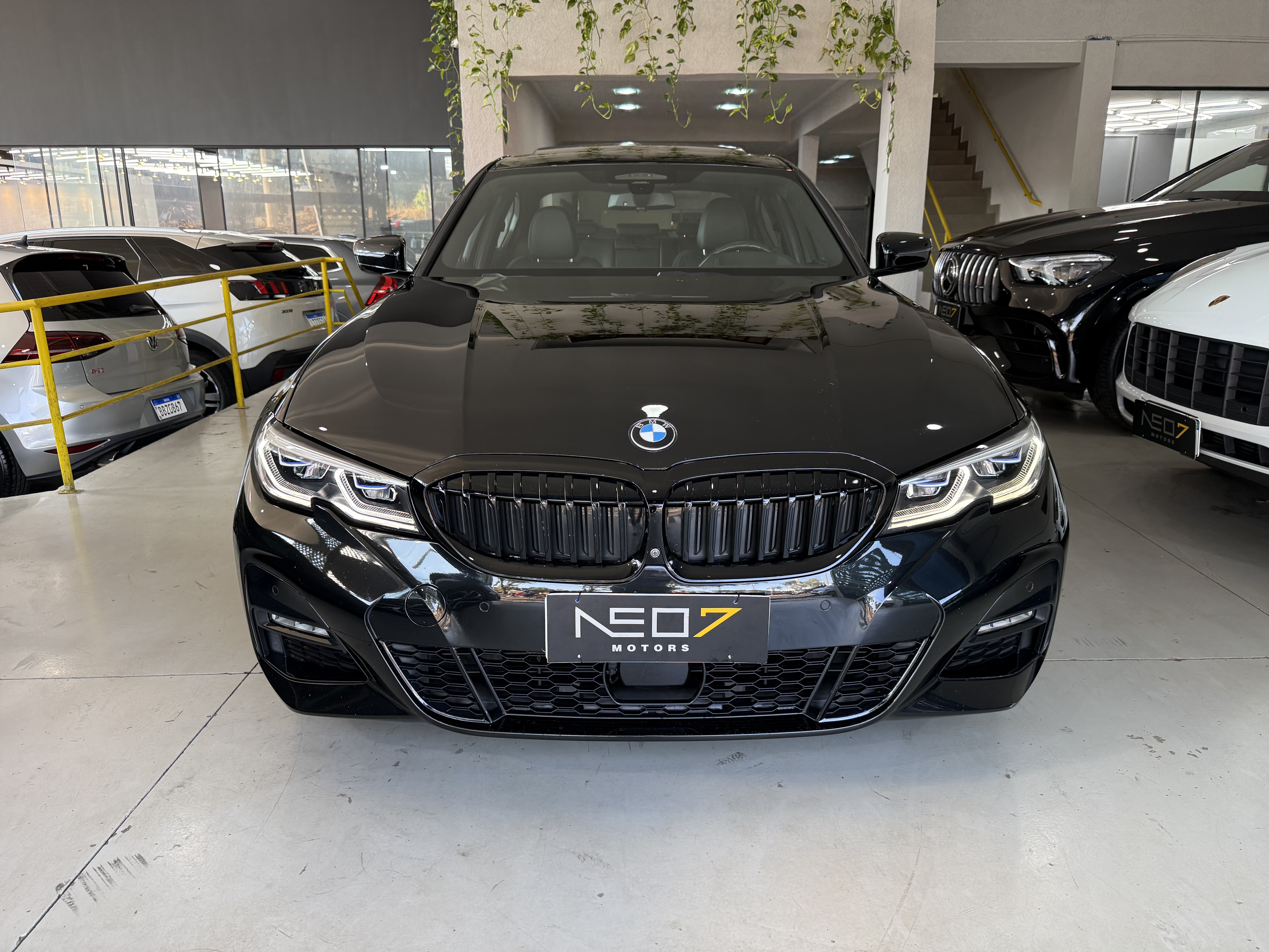 BMW 330i M SPORT