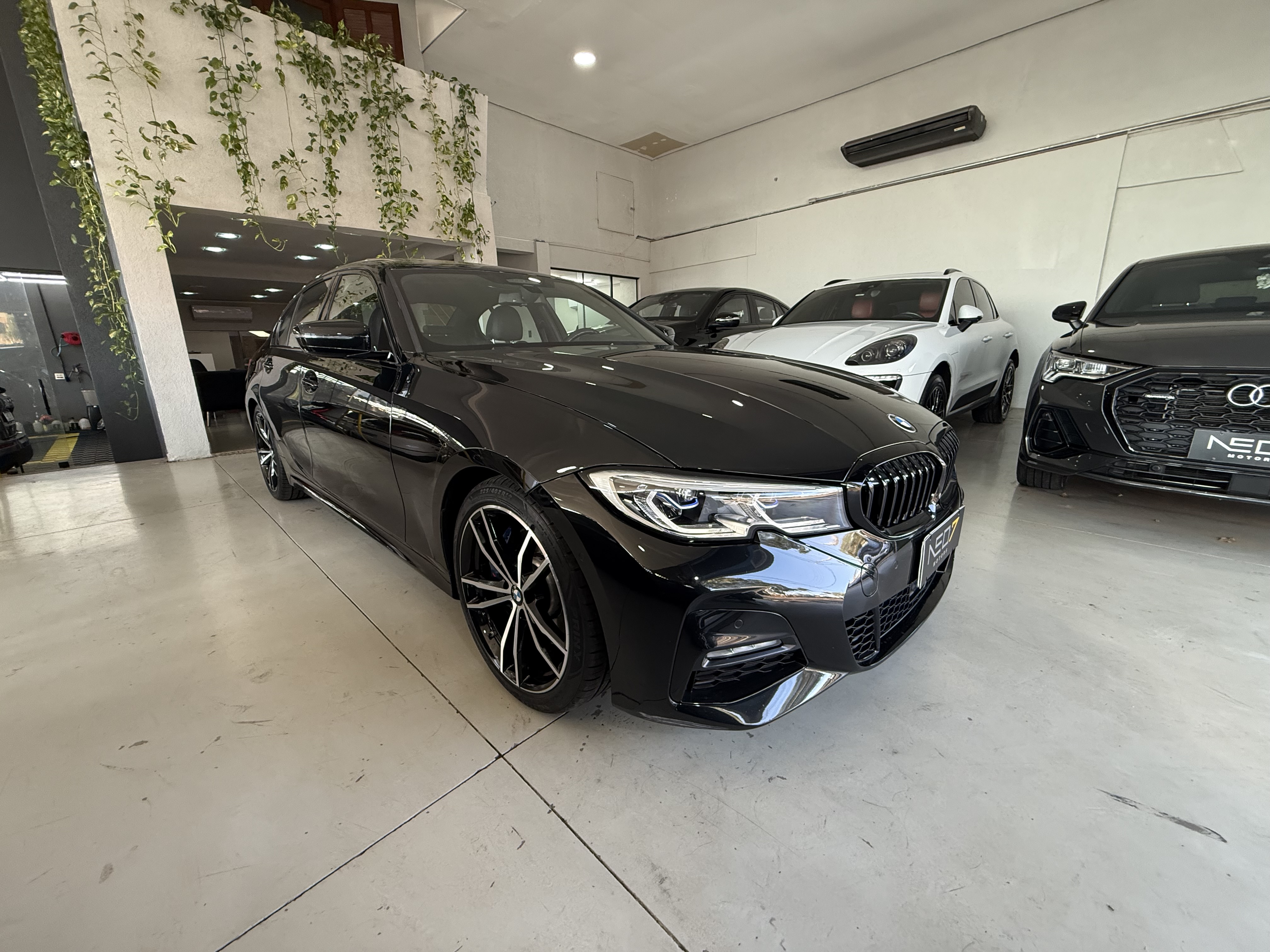 BMW 330i M SPORT