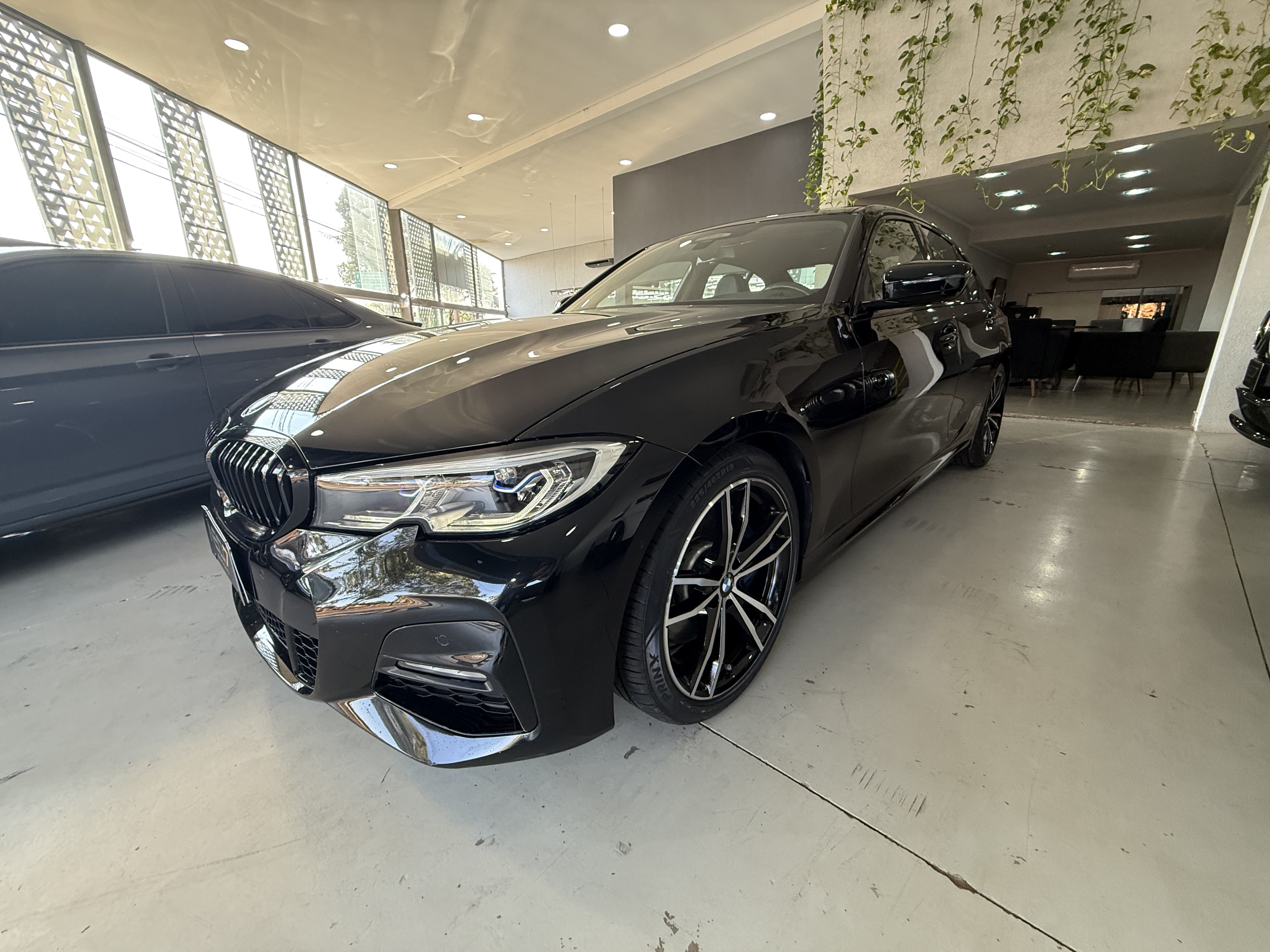 BMW 330i M SPORT