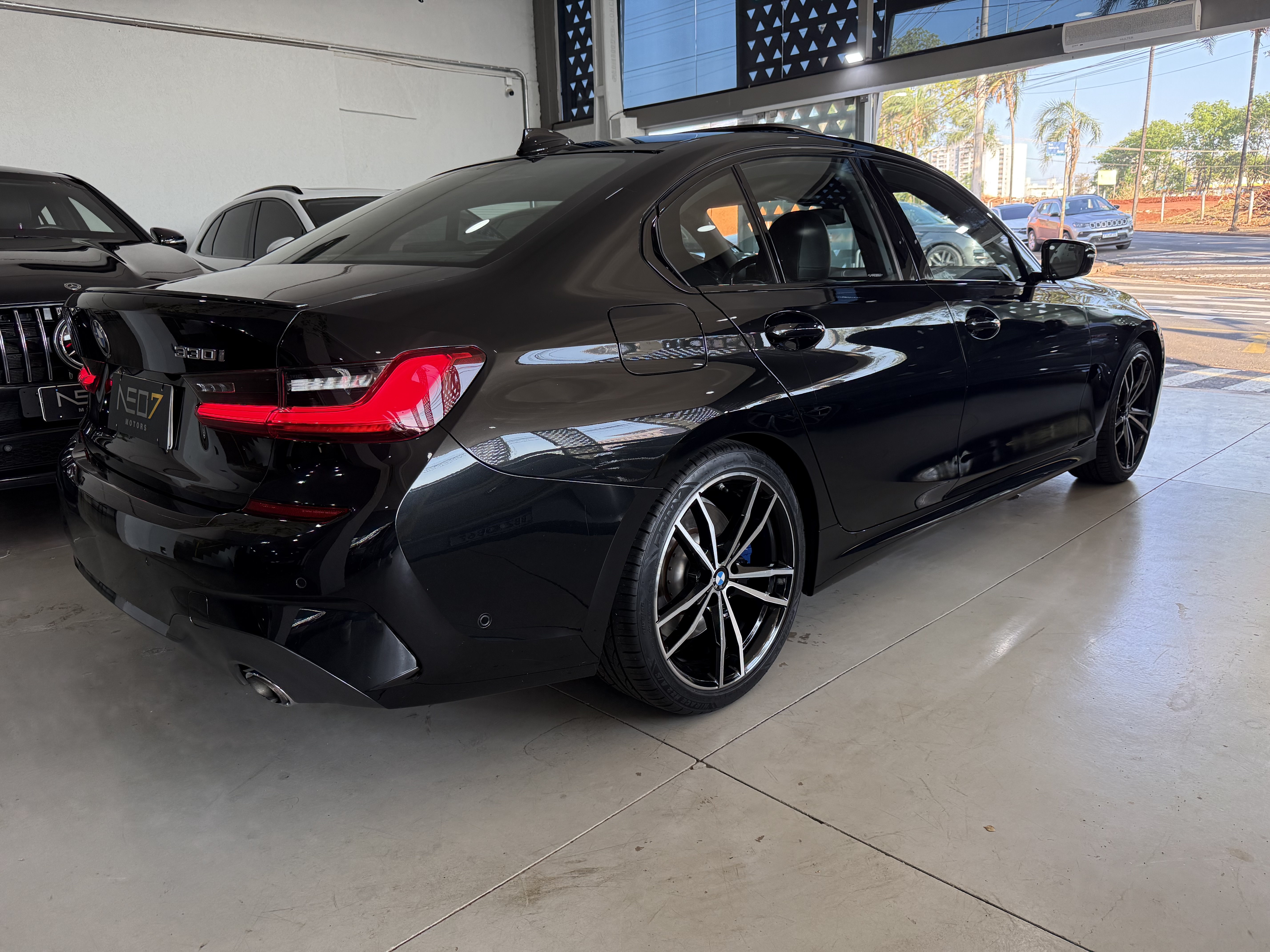 BMW 330i M SPORT