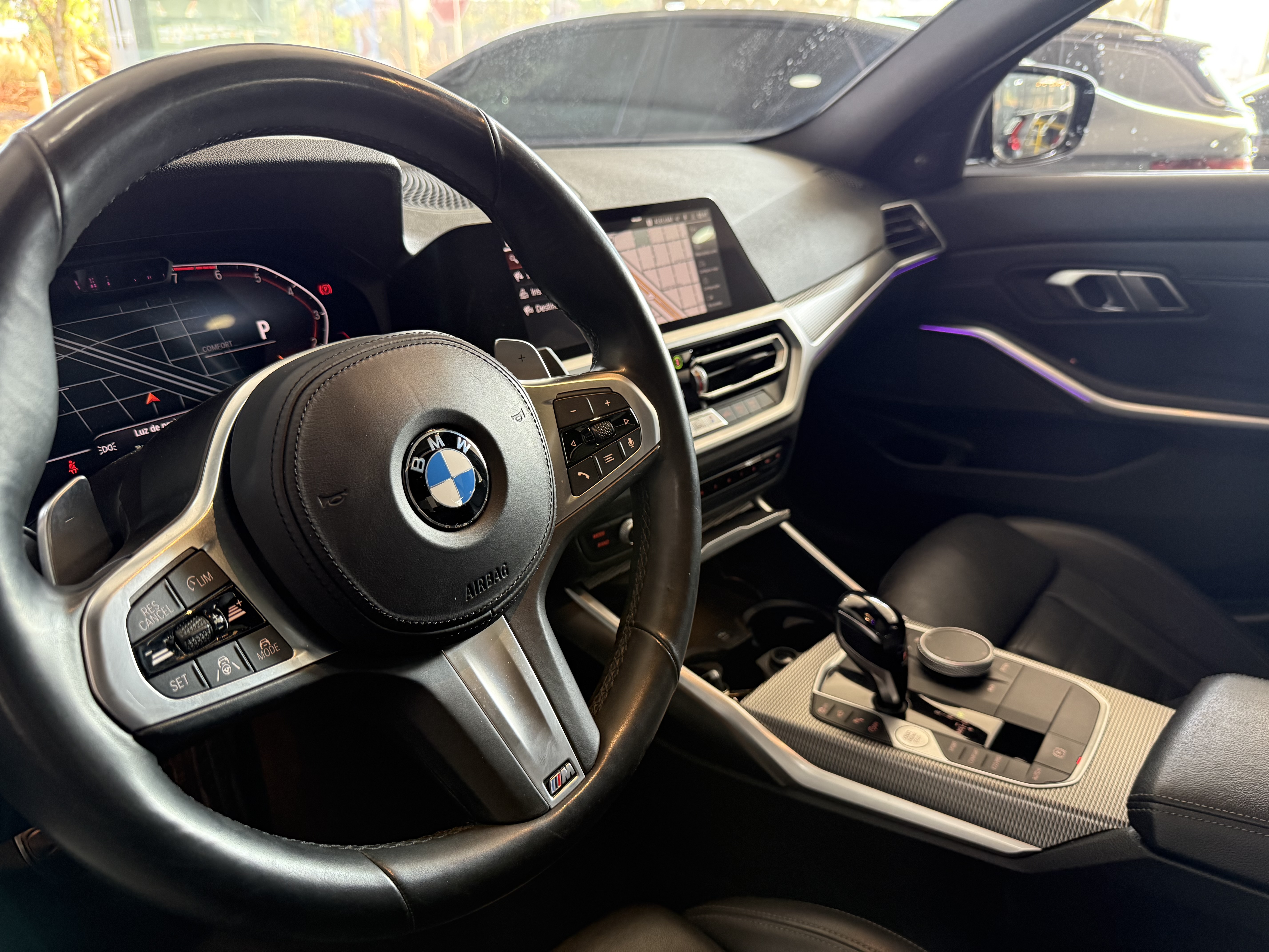 BMW 330i M SPORT