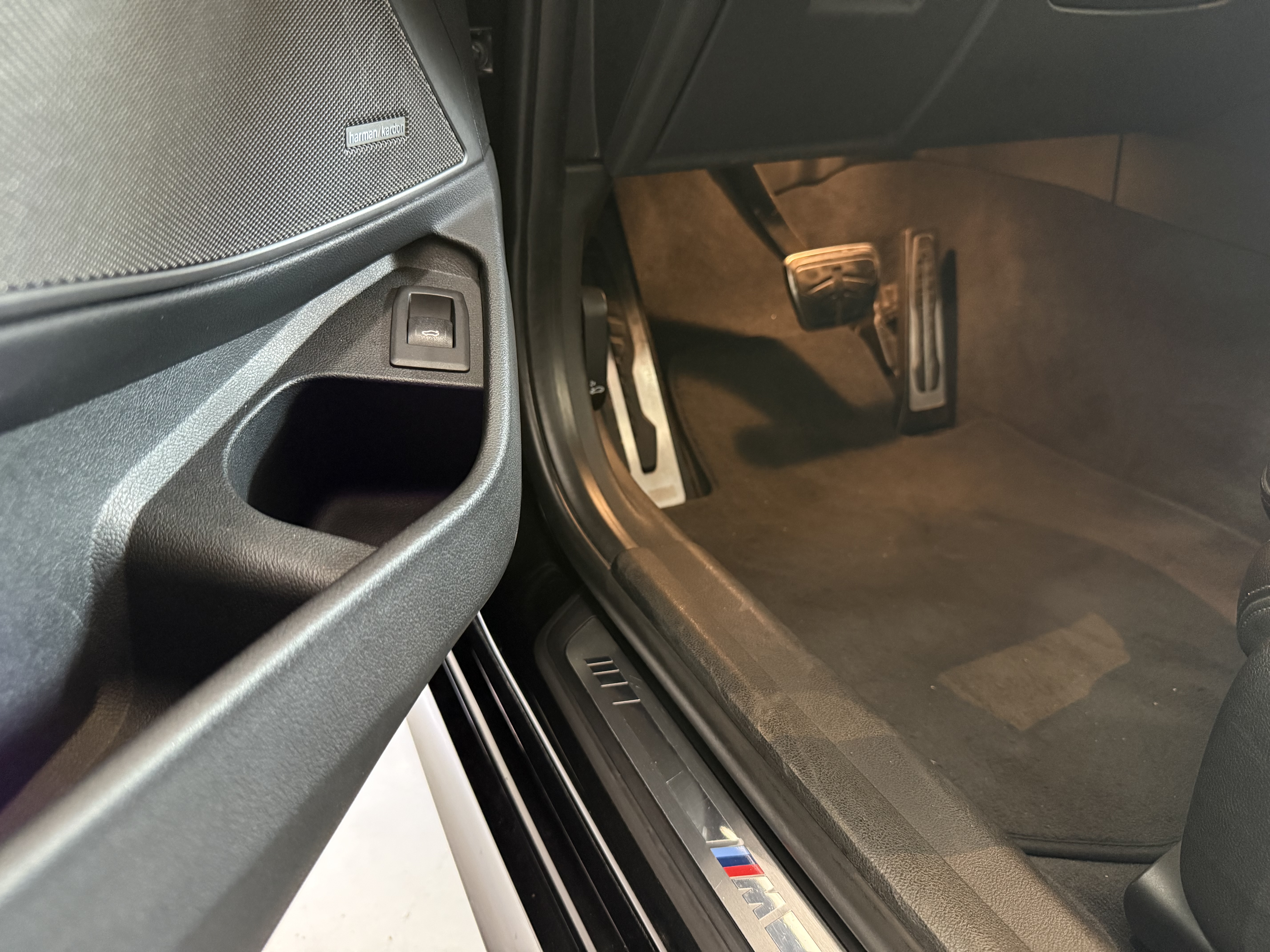 BMW 330i M SPORT