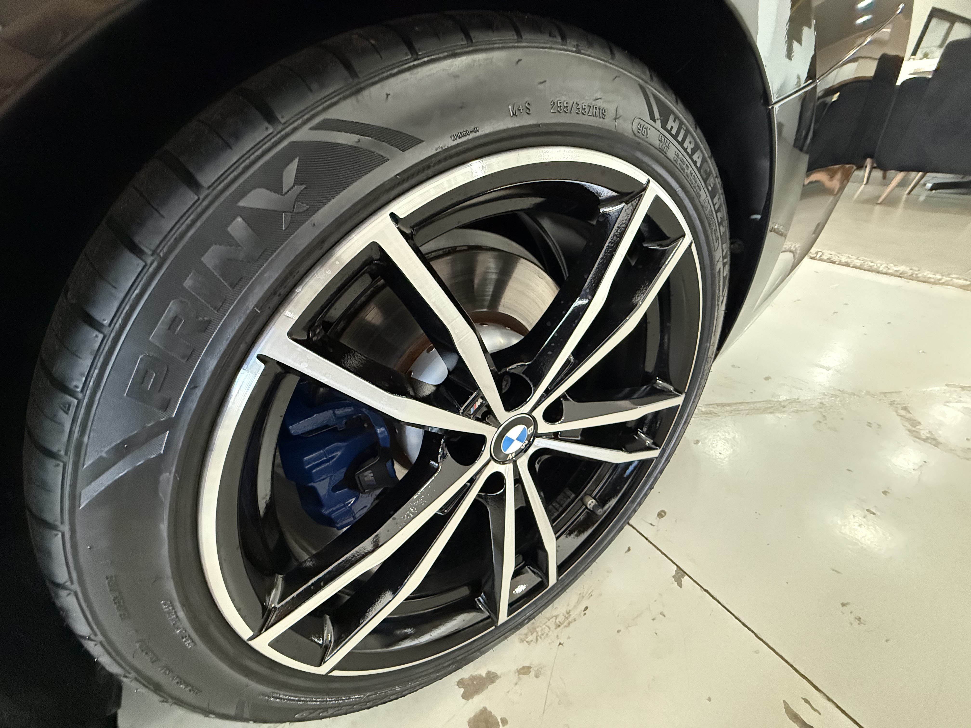 BMW 330i M SPORT