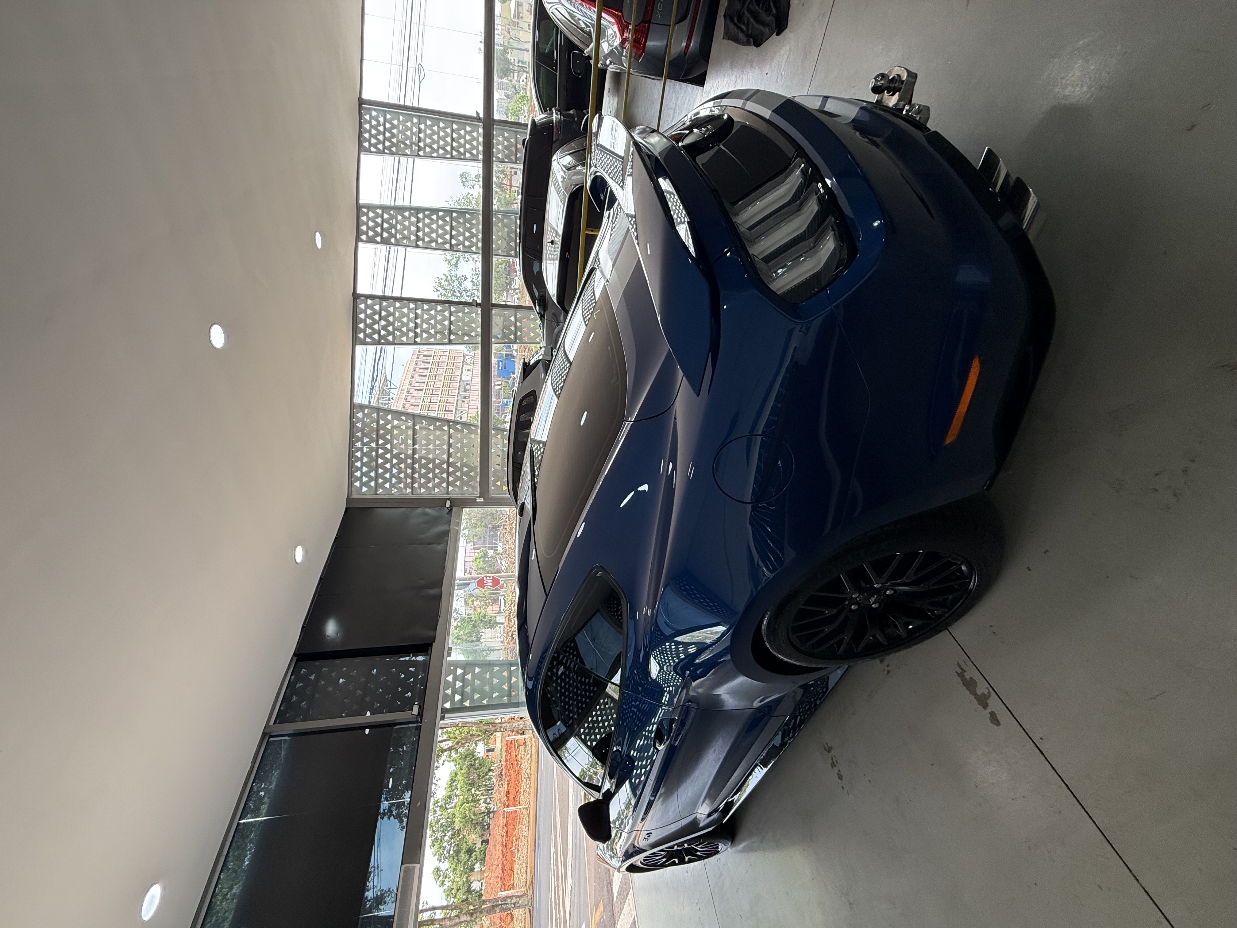 FORD MUSTANG